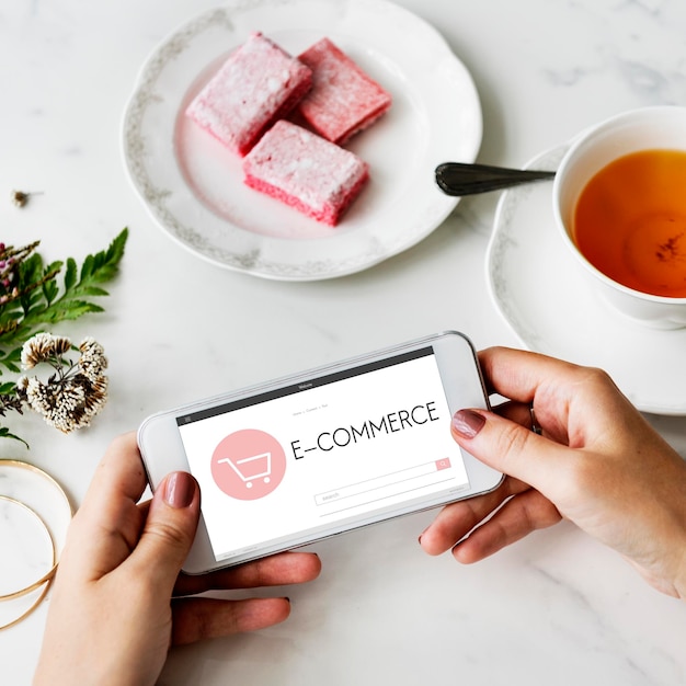 How to Market E-commerce Products on Social Media