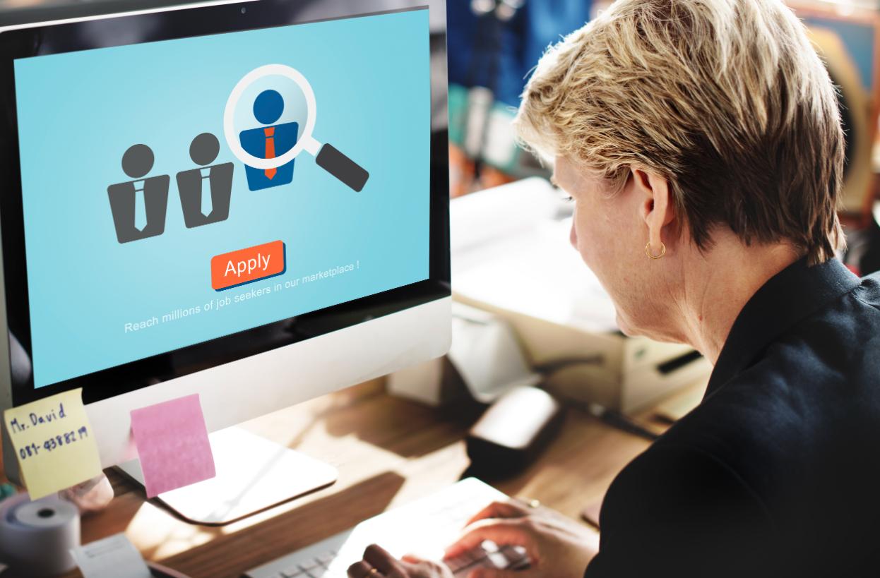IT Staff Augmentation vs Traditional Hiring