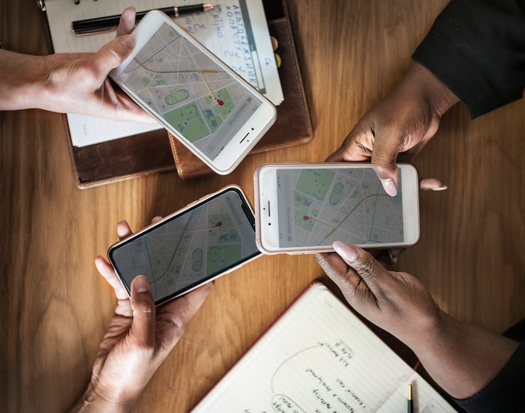 Location-based Mobile Marketing Reaching Users in Real-Time